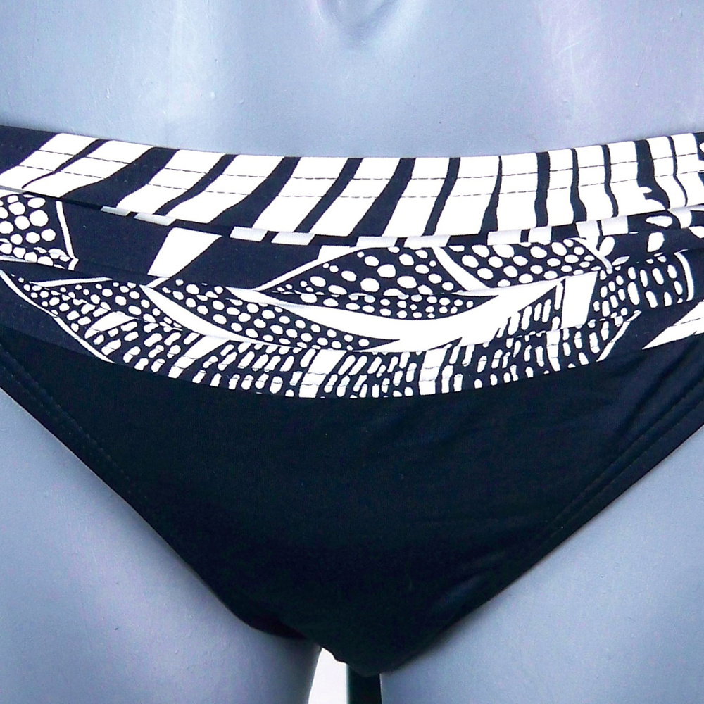 COCO REEF "RAINFOREST" Leaf Print Black